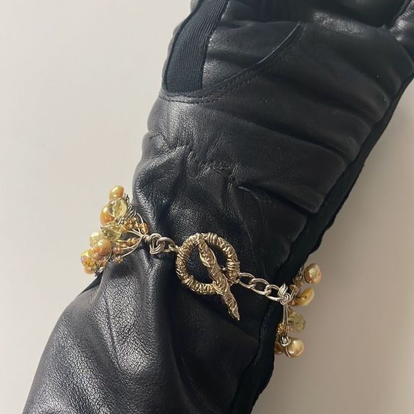 Rhinestone Pearl Bracelet - Picture 13 of 17